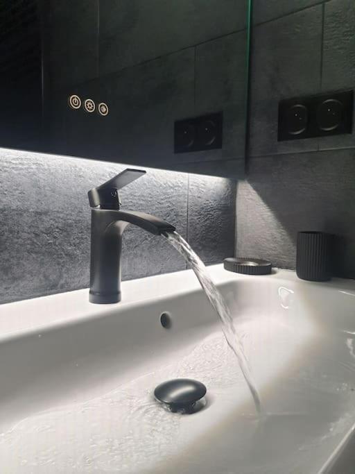 Superbe Appartement Avec Jacuzzi Et Exterieur 페르피냥 외부 사진
