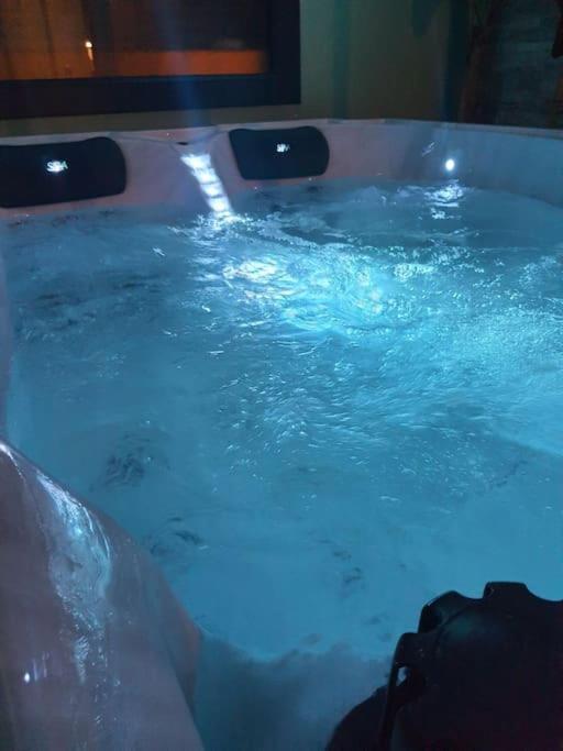 Superbe Appartement Avec Jacuzzi Et Exterieur 페르피냥 외부 사진