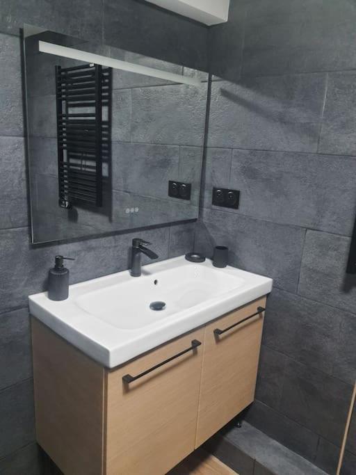 Superbe Appartement Avec Jacuzzi Et Exterieur 페르피냥 외부 사진
