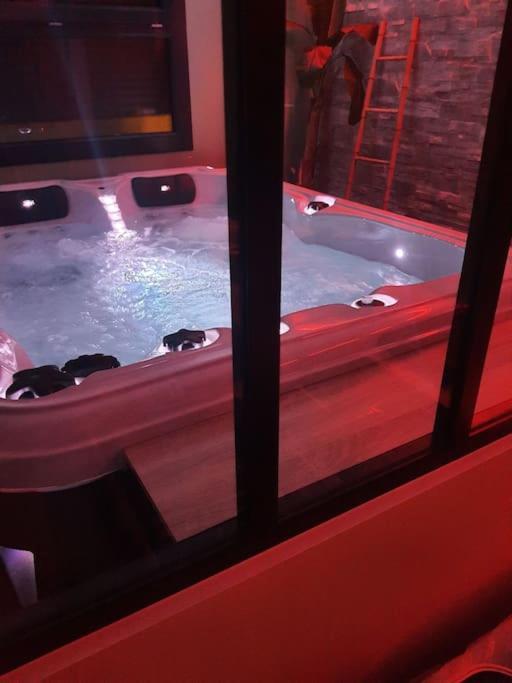 Superbe Appartement Avec Jacuzzi Et Exterieur 페르피냥 외부 사진